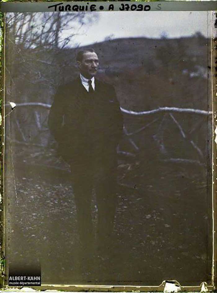 Atatürk’ün Renkli Çekilen İlk Fotoğrafları