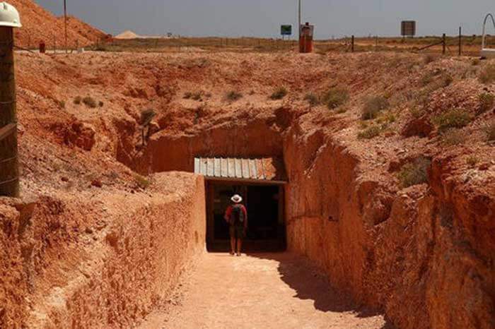 Desert Cave: Çölün Ortasındaki Kapı